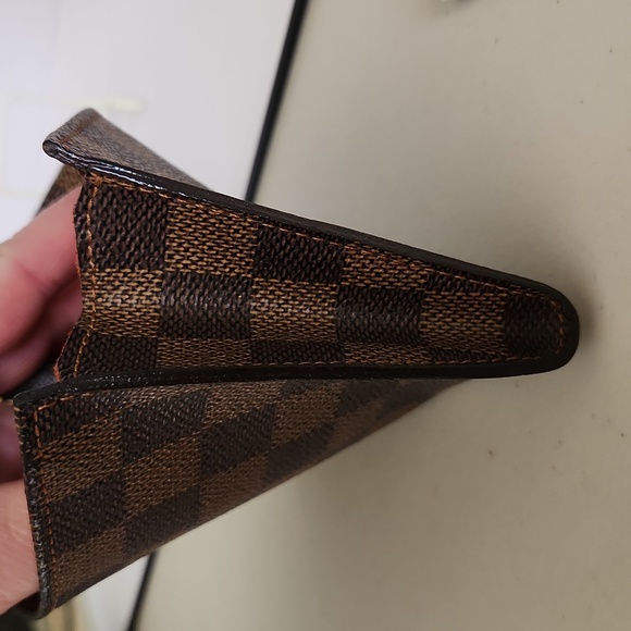 Louis Vuitton Damier Ebene Marais Bucket Pouch - Picture 9 of 15